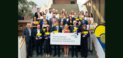 thumbnail of medium Graduation Day 2023 - Zeugnisübergabe der Juristischen Fakultät © Witold Cholewa 73